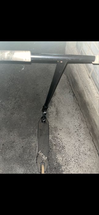 Продаю трюковой самокат limil LMT 01