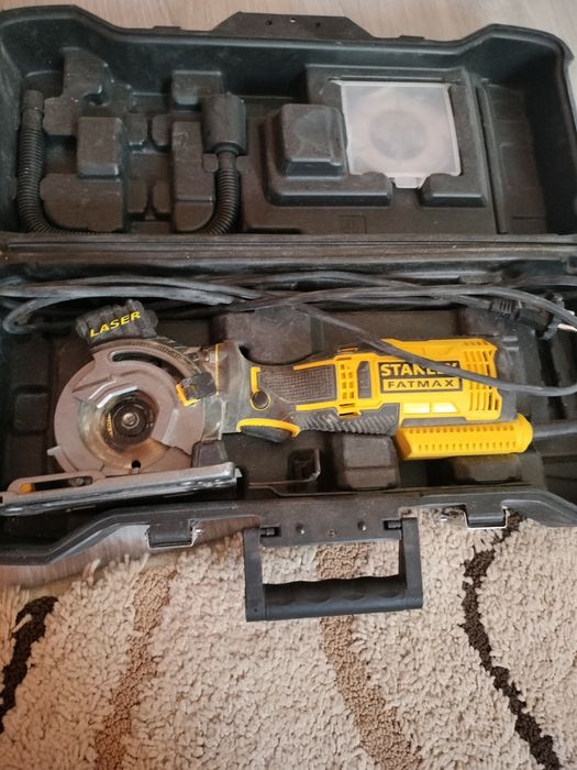 Vând Stanley Fatmax 650w