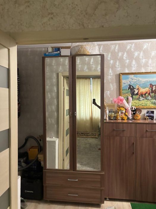 Продаётся платинный шкаф и комод в хорошем состянии