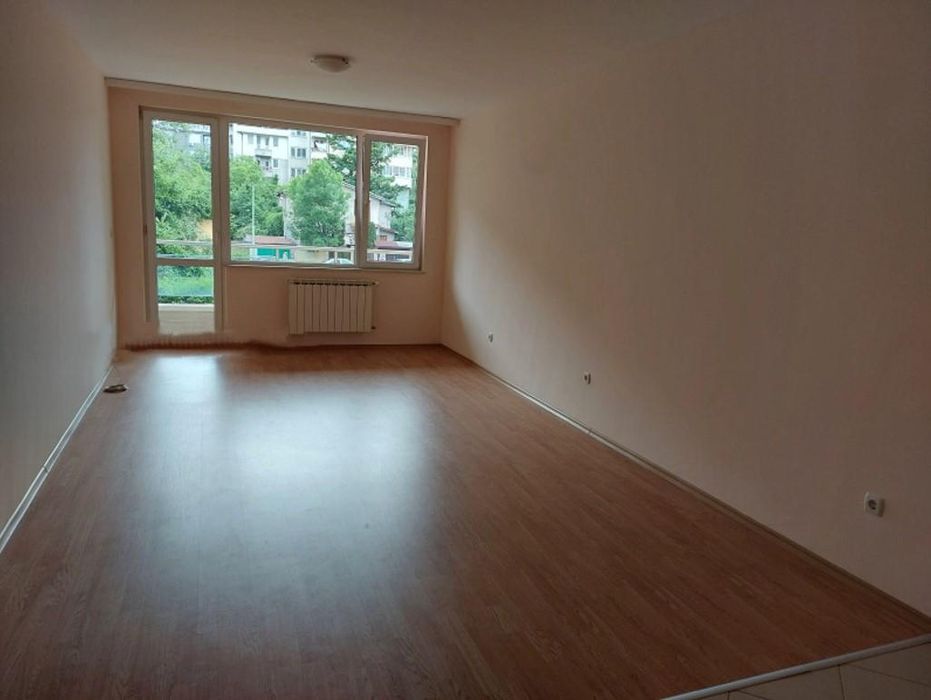 Дава се под наем Тристаен апартамент в София, Белите брези - 113 кв.м за 650 € - Снимка #1