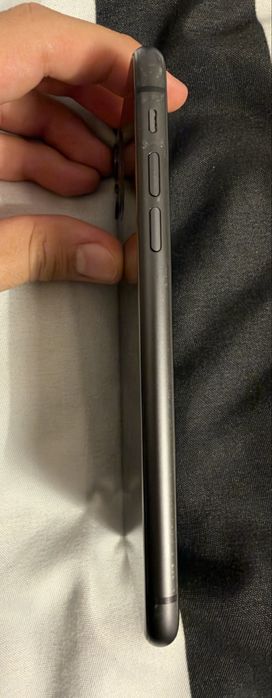 iPhone 11 64GB - Stare foarte bună / Păstrat cu husă și folie
