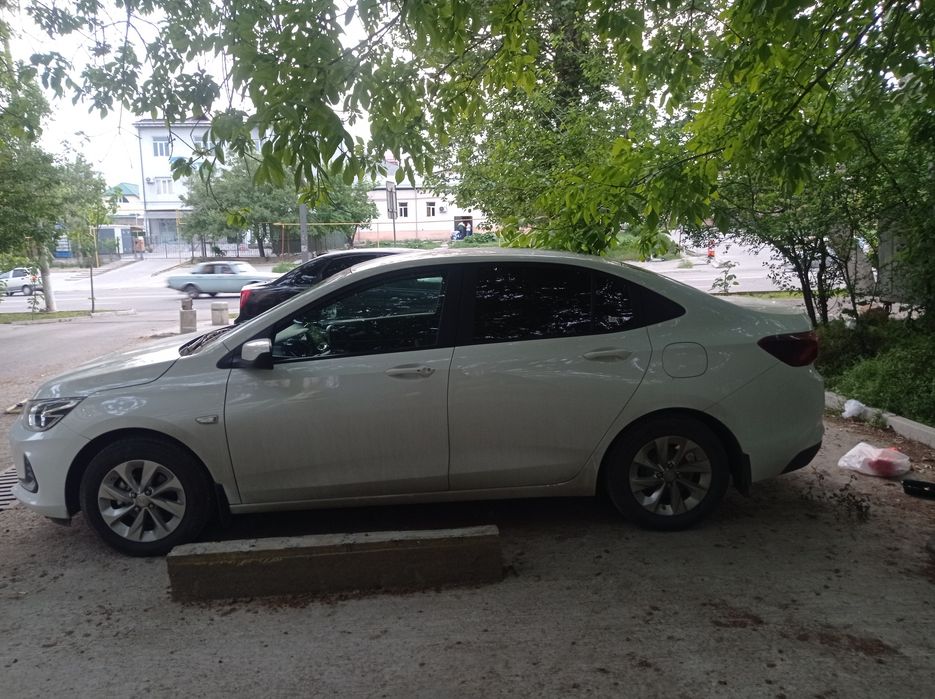 Продаю Shevrolet Onix LTZ