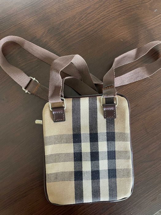 Burberry чантичка за през рамо
