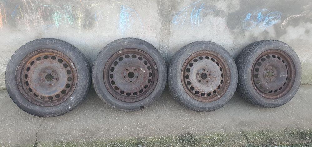 Anvelope iarna putin uzate 205/55 R16 DOT 2020 + jante  R16 5x112