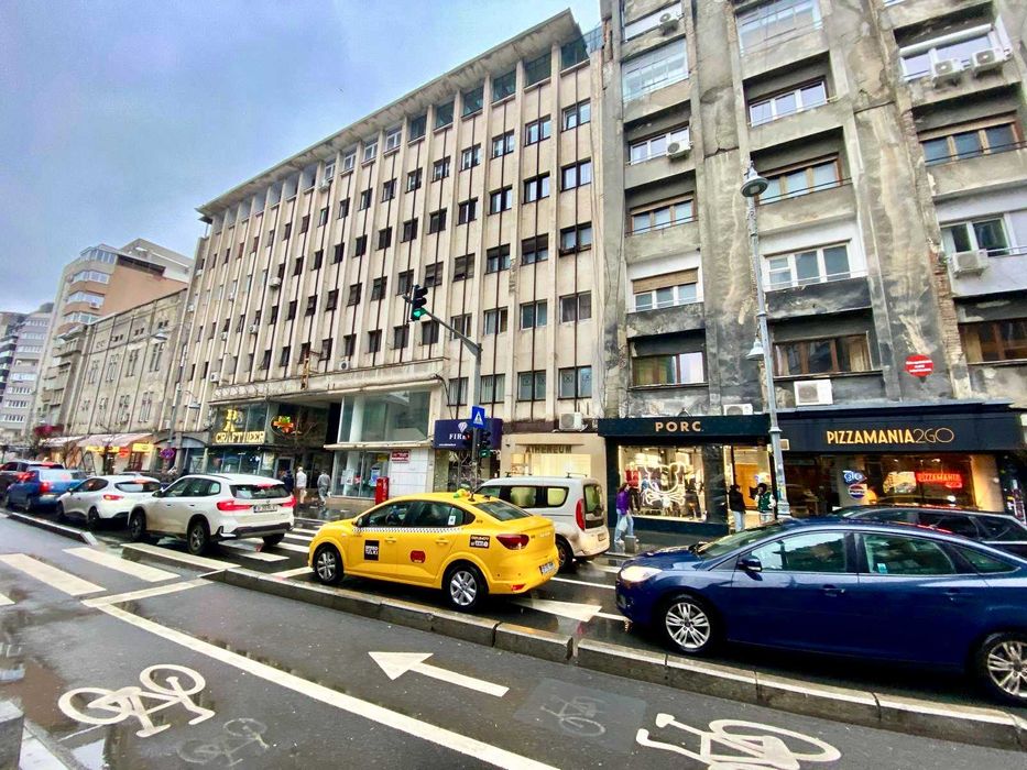 Calea Victoriei, zonă intens circulată, spațiu comercial de vânzare