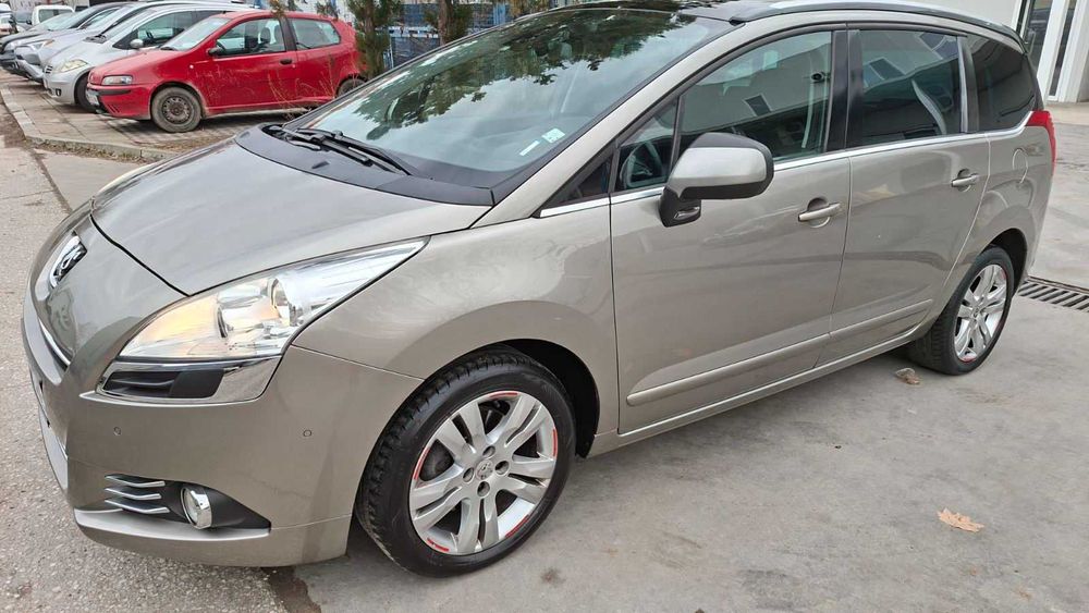 Peugeot 5008 напълно обслужен