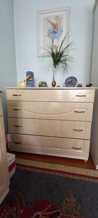 продам спальный гарнитур