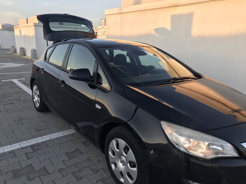Opel Astra J an fabricatie 2011 cu GPL