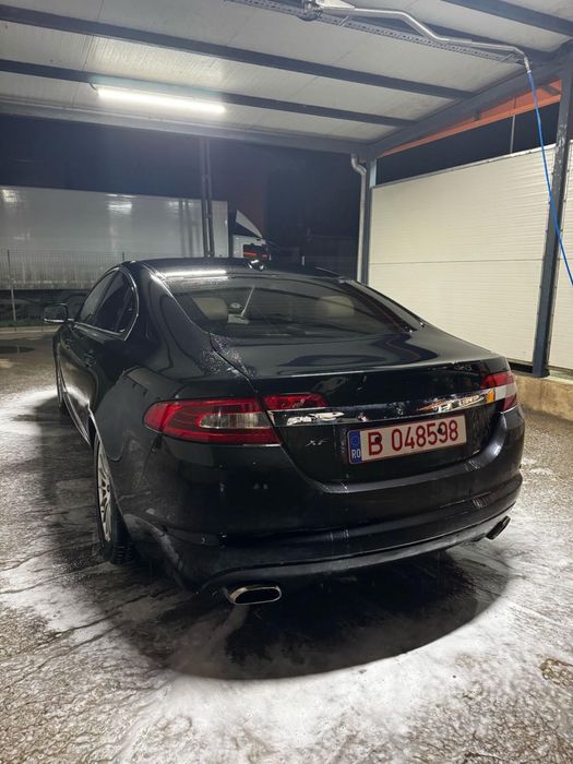 Vand Jaguar XF 2.7