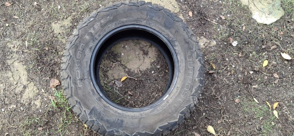 Продам резину б/у комплект