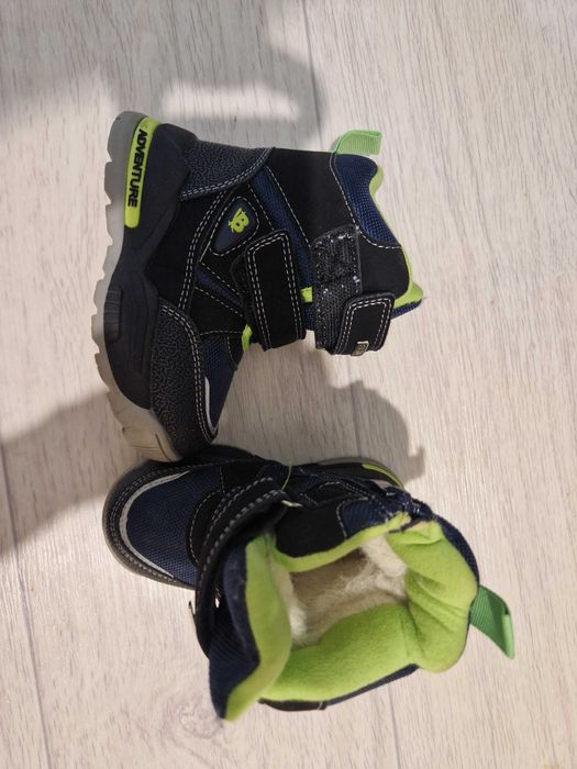 Продам детские сапожки на мальчика