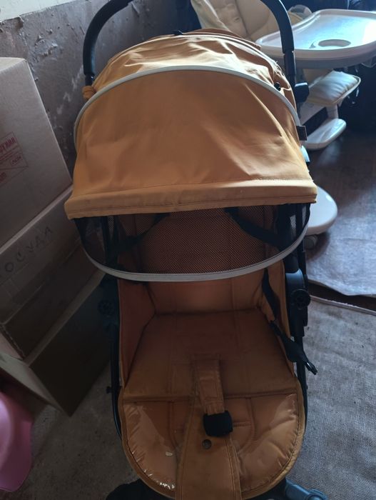 Коляска детская желтая