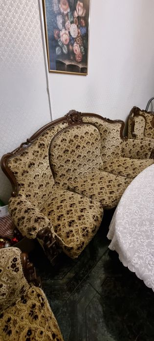 Продавам холни мебели..