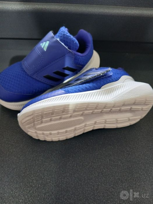 Adidas krosovka.