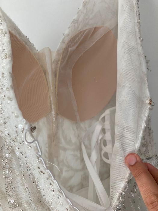 Дизайнерска булчинска рокля на атрактивна цена