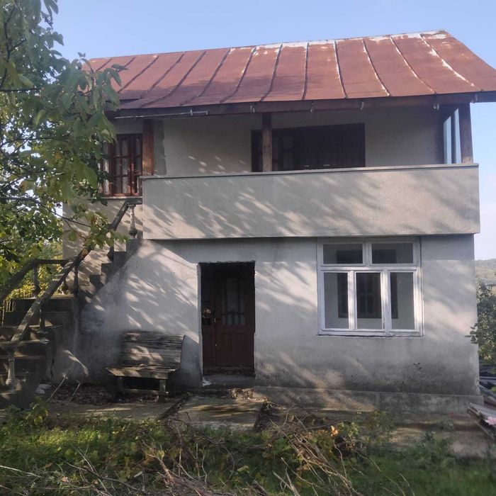 VAND PROPRIETATE Slatioare, Babana. La 14 km de Pitesti.