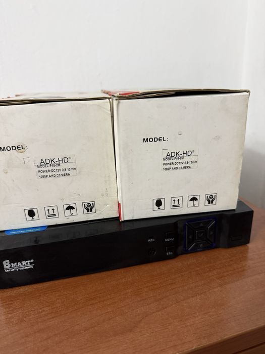 Комплект видеокамер , не хватает только кабеля.