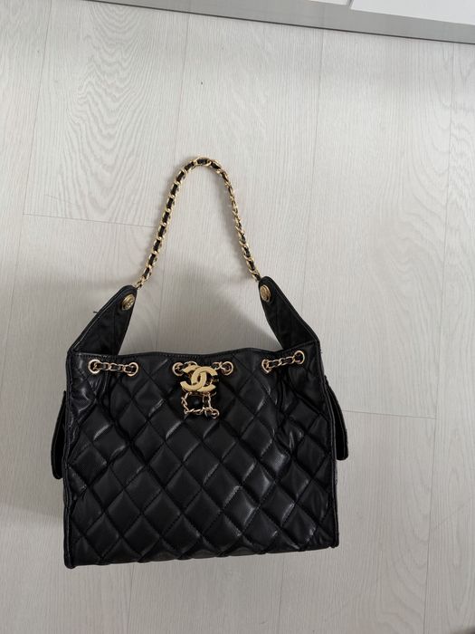 Кожена чанта  CHANEL 25