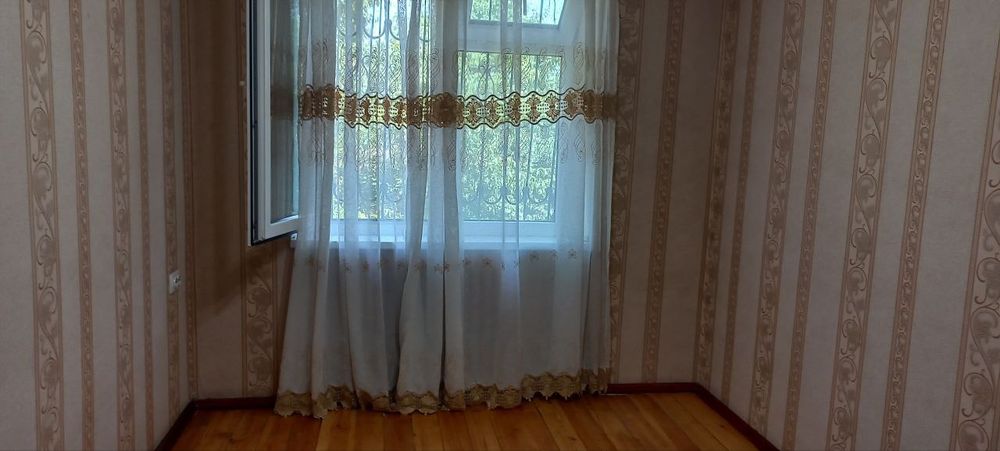 Продаётся квартира в г.Чирчик, п.Нижний Комсомольск (квартира сотилади