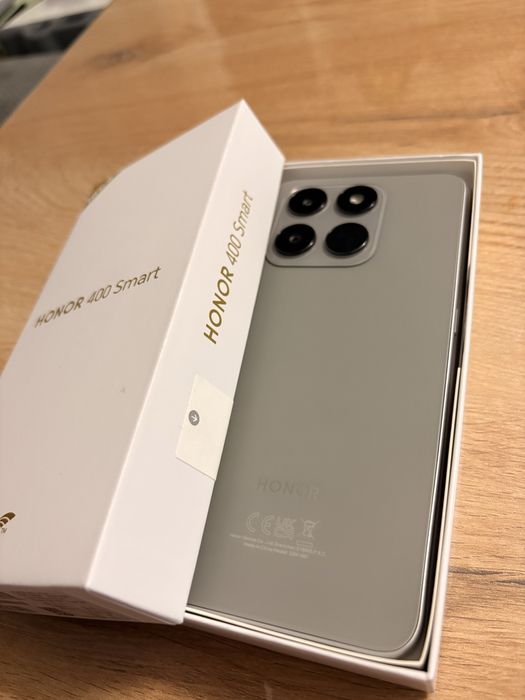 Телефон Honor 400 smart