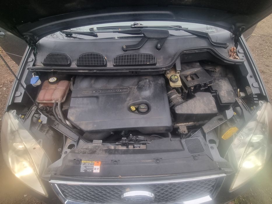 Ford C-MAX model Ghia