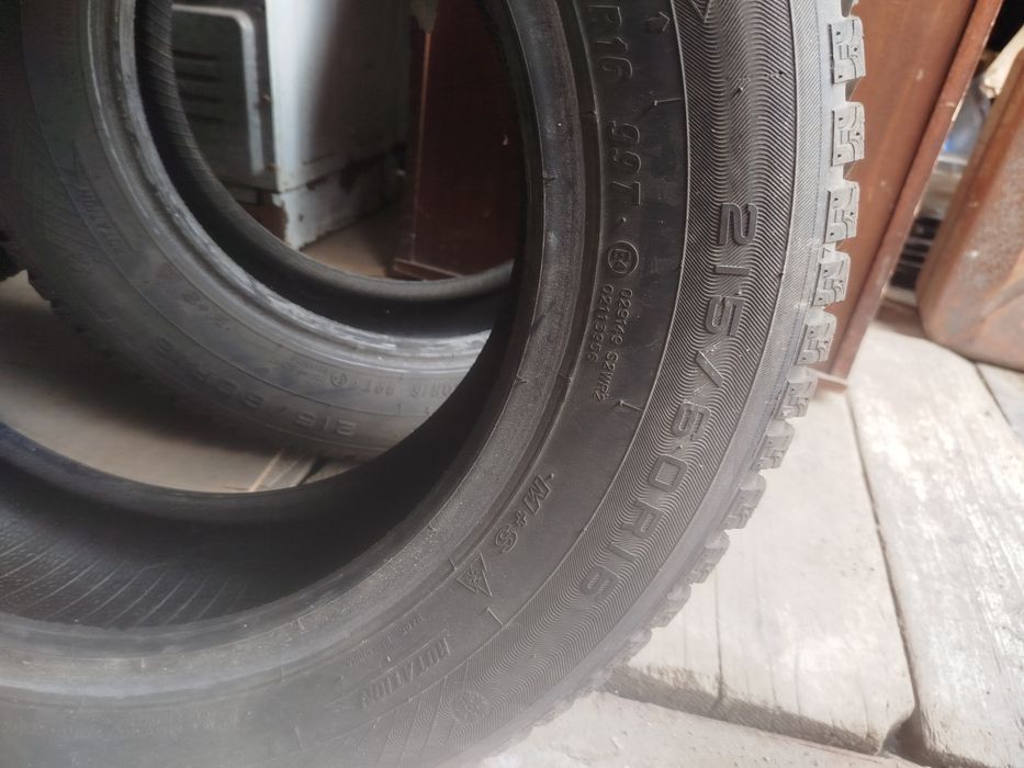 Продам четыре балонна зимние Шипованные