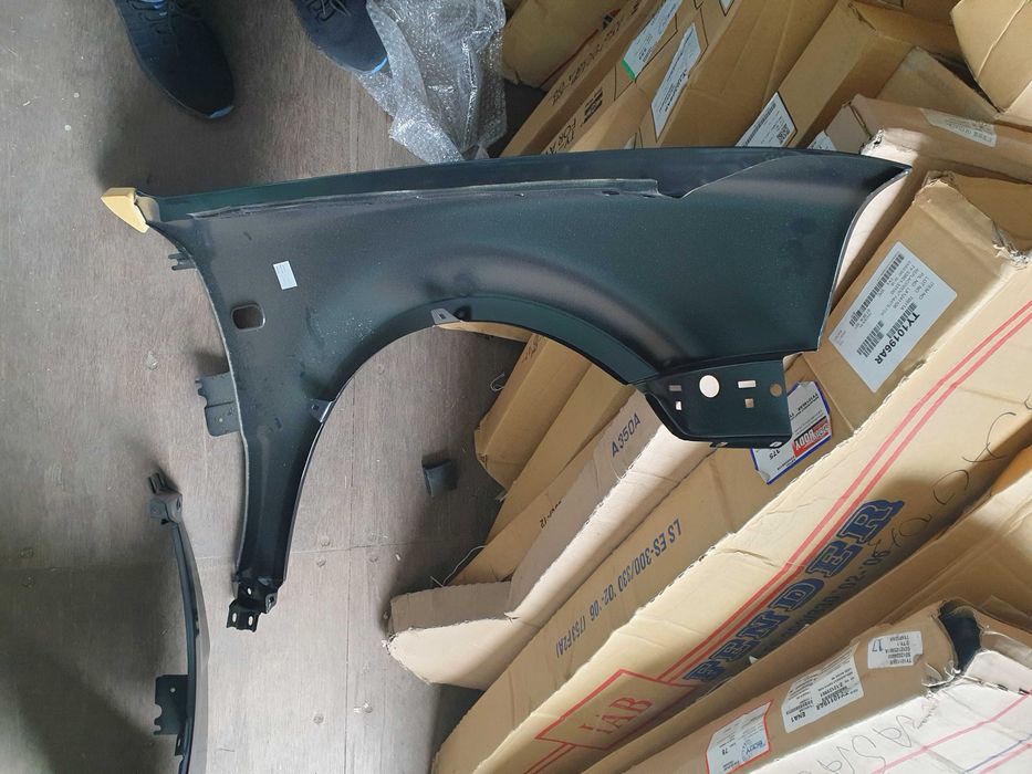Крыло переднее Правое VW Passat B5+ 01