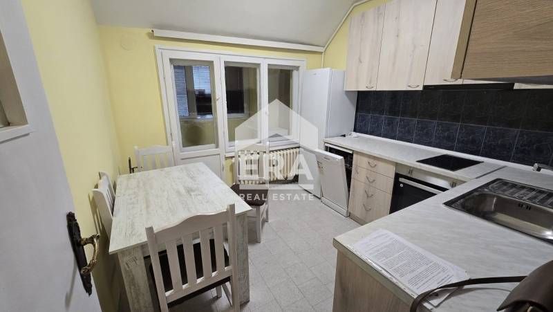 Дава се под наем Тристаен апартамент в София, Център - 82 кв.м за 887.4 € - Снимка #1