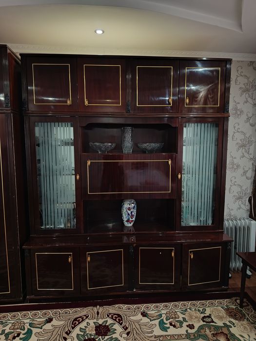 Стенка шкаф лакированый