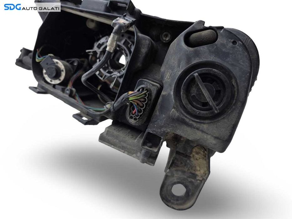 Far Dreapta cu Lupa si Xenon Audi A6 C6 4F 2004 - 2008 Cod 5DV008290-00 [LS1027]