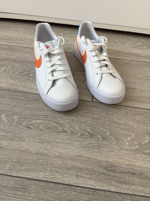 Adidasi Nike Court Royale AC noi