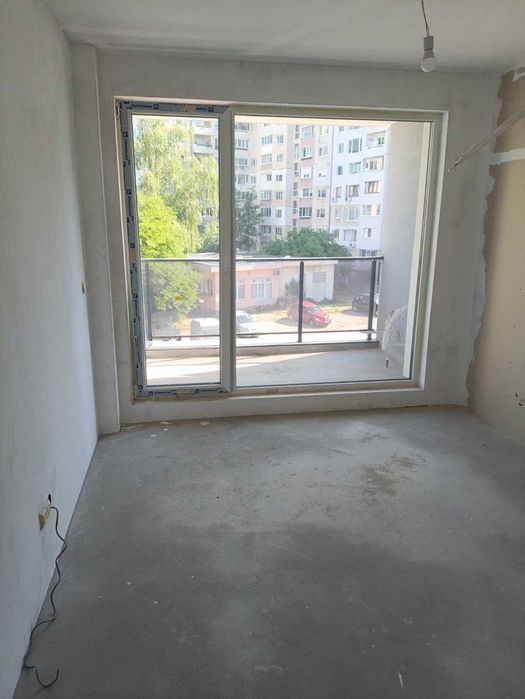 Двустаен апартамент в Дружба 2