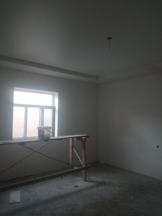 Hiva shahrida kotej sotiladi 210kv potolok shpaklyovkadan chiqqan