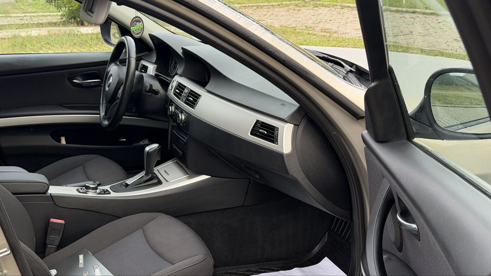 BMW 318d e90 LCI Facelift 2010 | Automată | Webasto | Navigație Mare | Întreținută