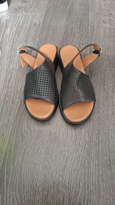 Sandale din piele NOI