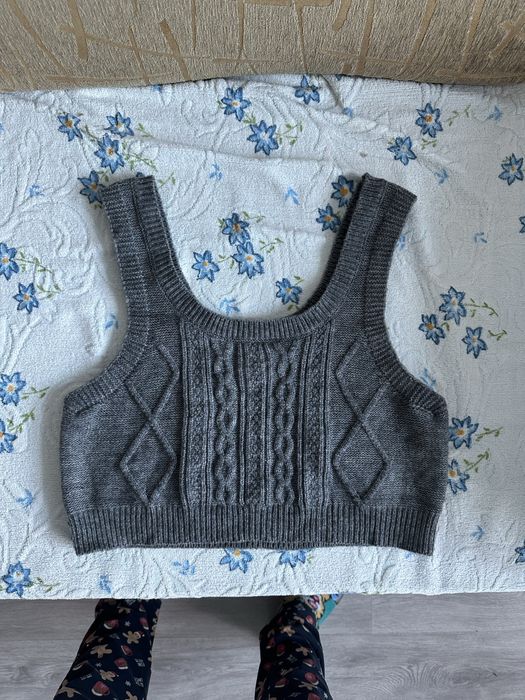 Продам кофту жилетку