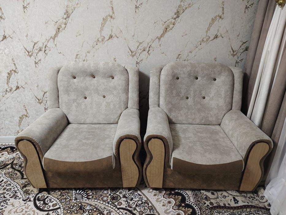 Ikkita kreslo sotiladi