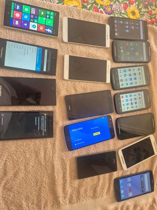 Lot telefoane  35 ron