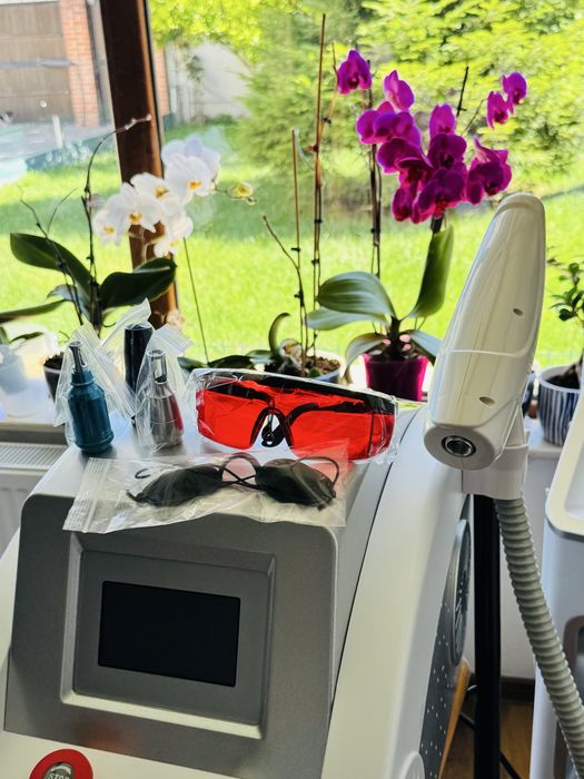 Laser Picosecon 1 milion impulsuri Carbon Peel Rejuvenare Faciala