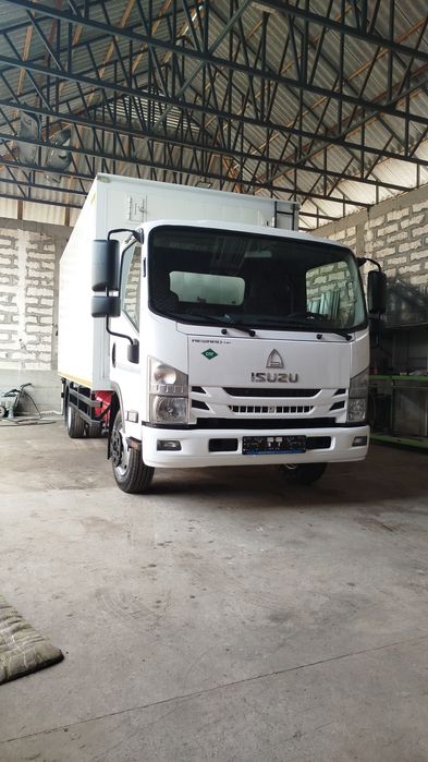 Isuzu 2010 yil avtobusdan terilgan