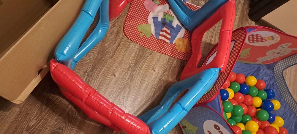 Baby fitness- сух басейн с омекотени страни и меки топки