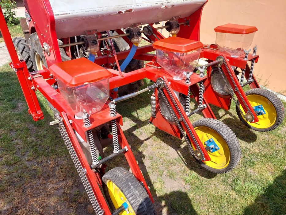 Semanatoare Porumb pe 3 Rânduri