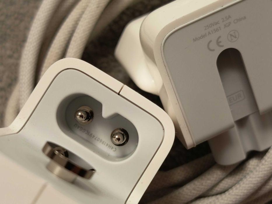 Incarcator Apple 35W 2x USB-C A2676 cu cablu MagSafe 3 A2363