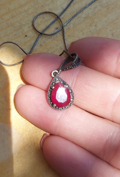 Сребърни бижута с естествен камък