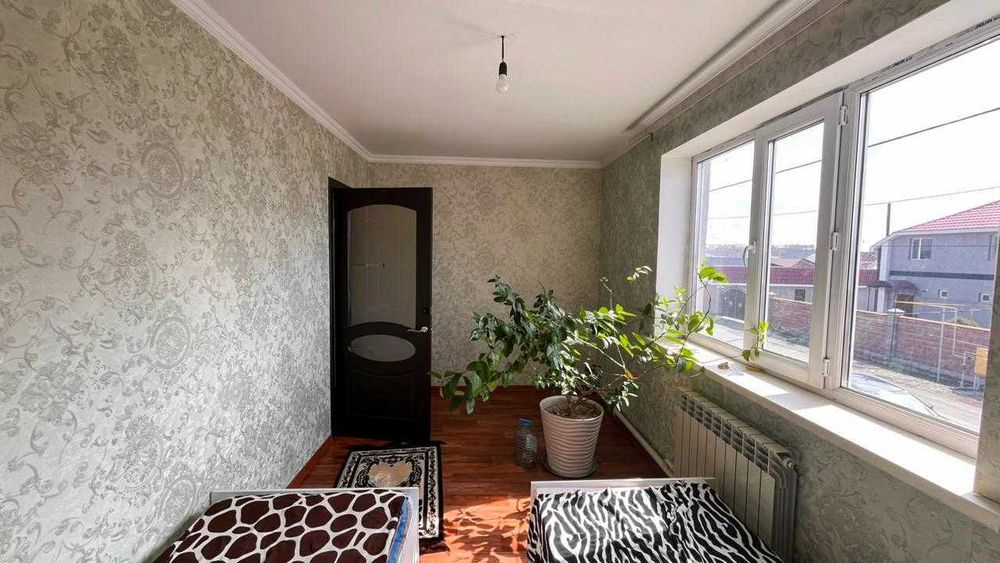 Продаю  % комнатный  дом СЗЖР