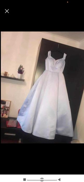 Vand rochii superbe, marimi s,m,l...purtate o singura data!