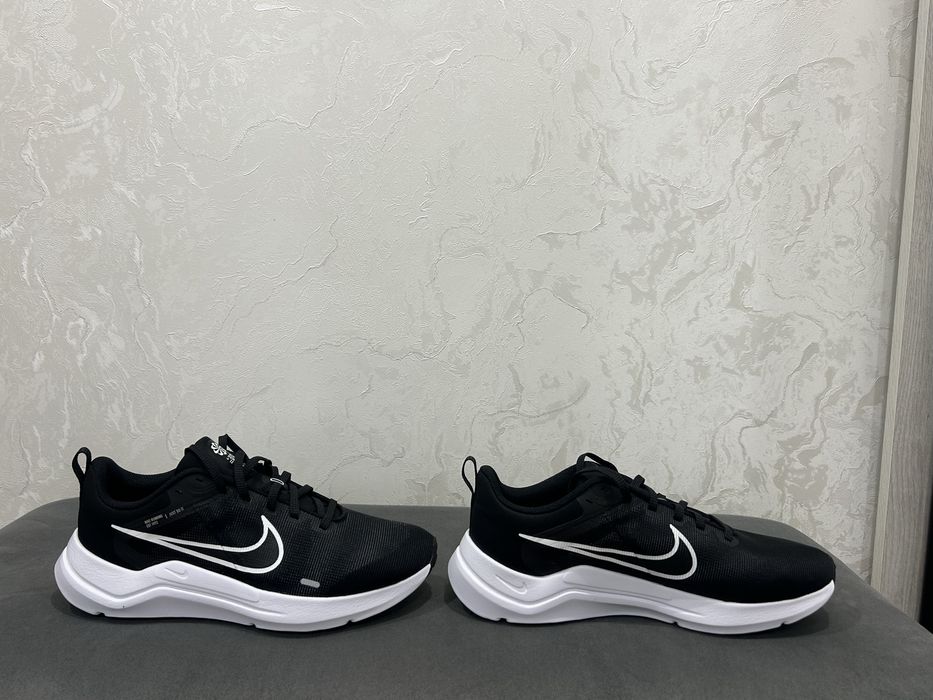 Продам оригинальные кроссовки Nike 41 размер
