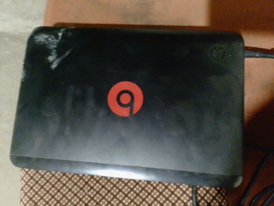 Vând laptop  pentru piese