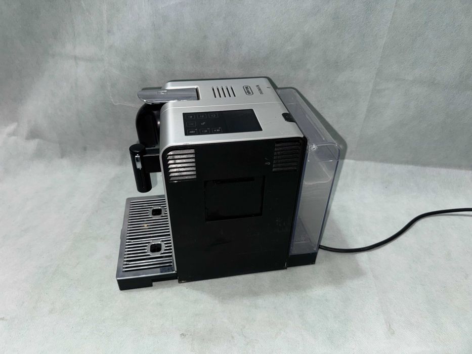 Кафемашина DeLonghi EN750 Lattissima  / 1400 W