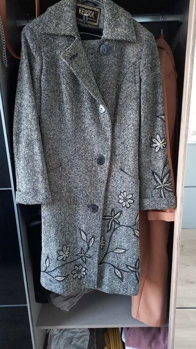 Продавам  дизайнерско палто